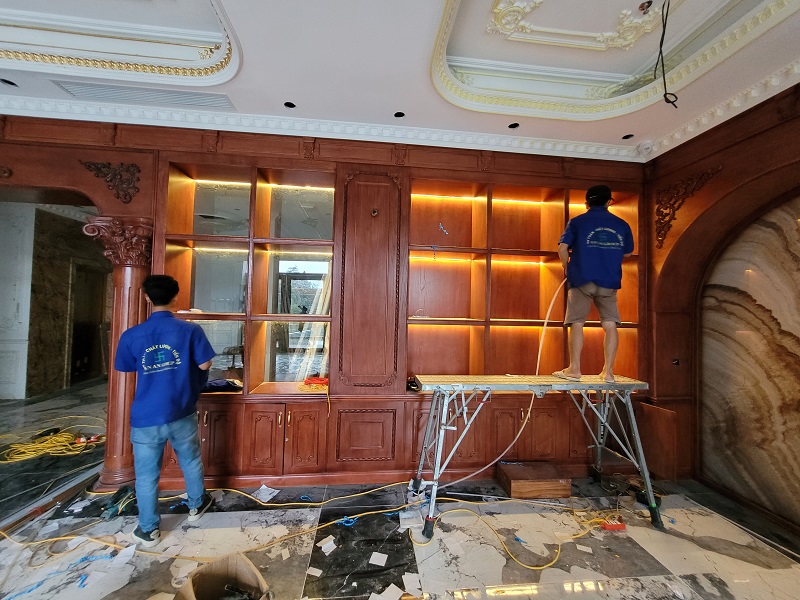 Thi công cải tạo khu lễ tân khách sạn
