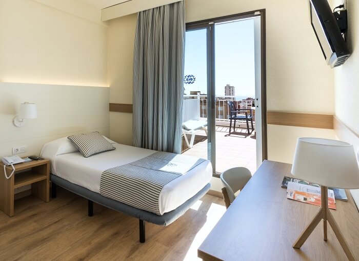 Giường ngủ khách sạn đơn cho không gian hẹp