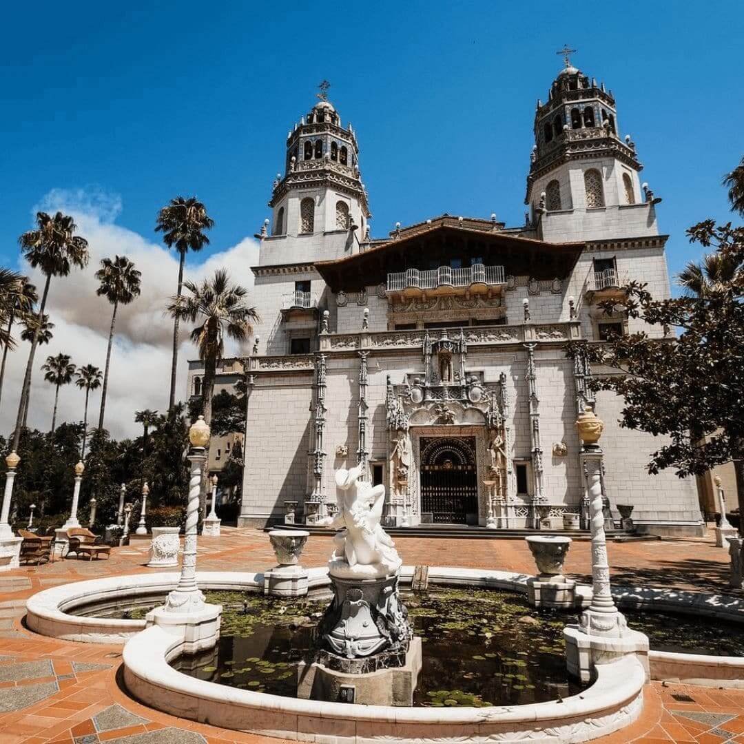 Biệt thự Hearst Castle thiết kế những cửa mái vòm độc đáo