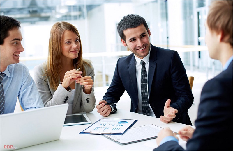 Giám đốc kinh doanh tiếp thị