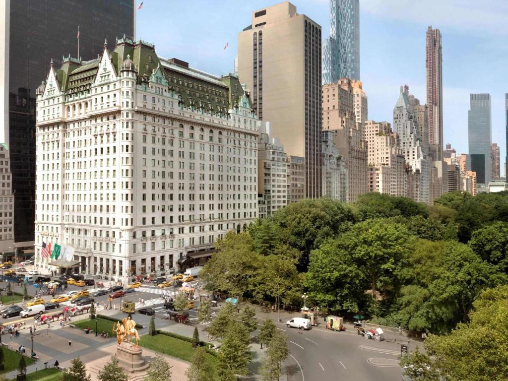 Mặt ngoài tráng lệ của The Plaza, New York City