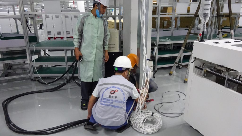 Thực hiện thi công hệ thống điện