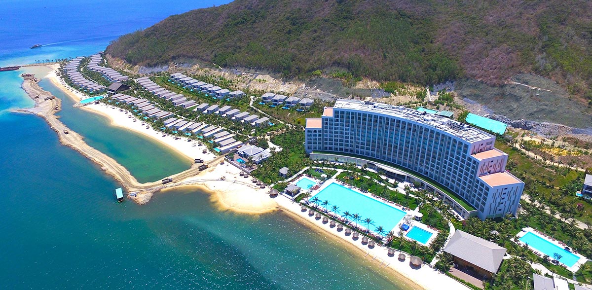 Toàn cảnh từ trên cao nhìn xuống của Vinpearl Resort & Spa Nha Trang Bay