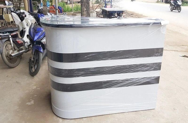 Quầy lễ tân gỗ công nghiệp MFC đẹp, sơn màu đen, trắng