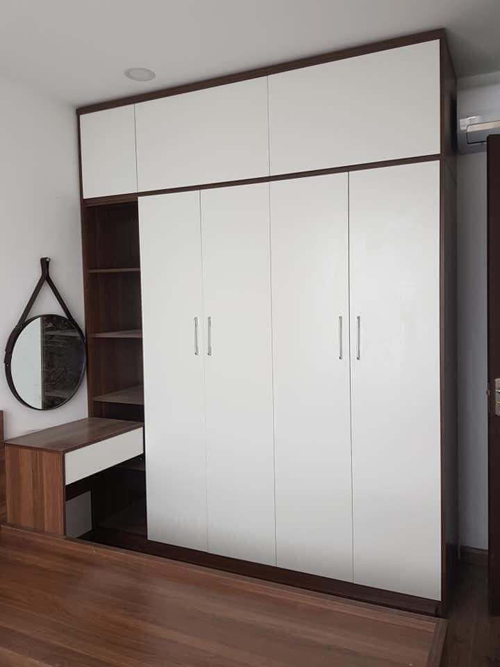 Tủ quần áo với bàn trang điểm