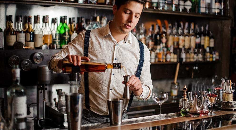 Bartender đang trở thành nghề mà các bạn trẻ ưa chuộng