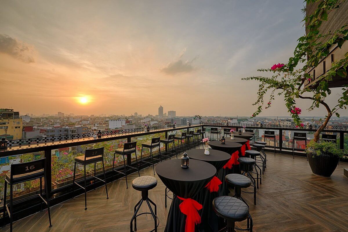 La Siesta Premium Hang Be Hotel ở sân thượng