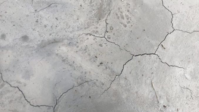 Khắc phục ngay sau khi phát hiện vết nứt