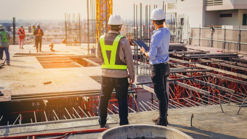 Tổng thầu xây dựng chịu trách nhiệm thực thi toàn bộ dự án theo hợp đồng xây dựng đã ký kết với chủ đầu tư