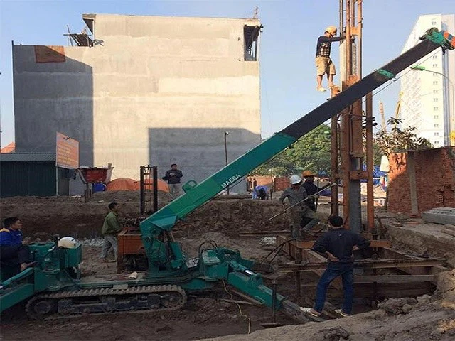 Ép cọc bê tông là một trong những bước cực kỳ quan trọng