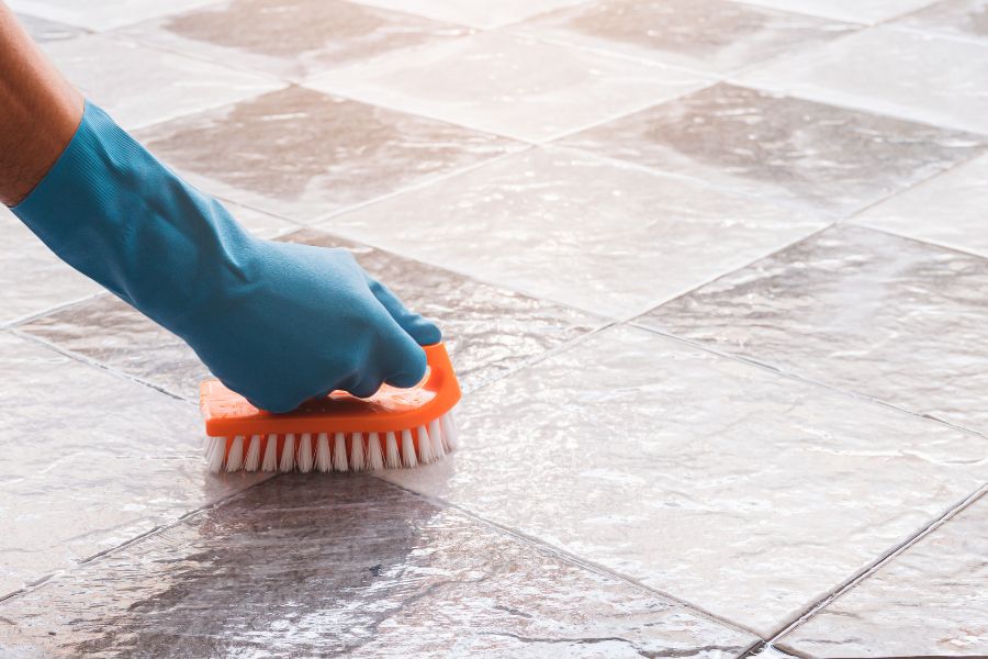 Những lưu ý khi tẩy xi măng trên nền gạch nhám