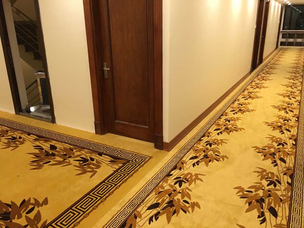 Thảm họa tiết hoa lá cách điệu