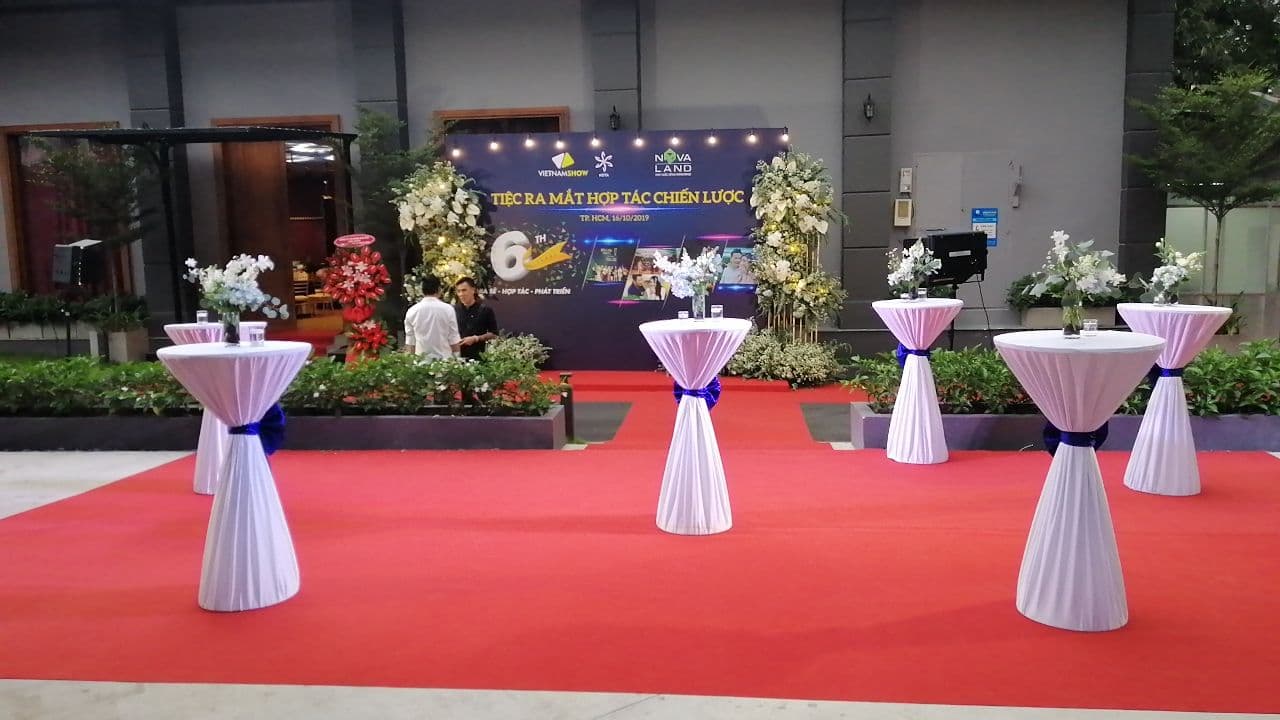 Bàn tiệc đứng Cocktail
