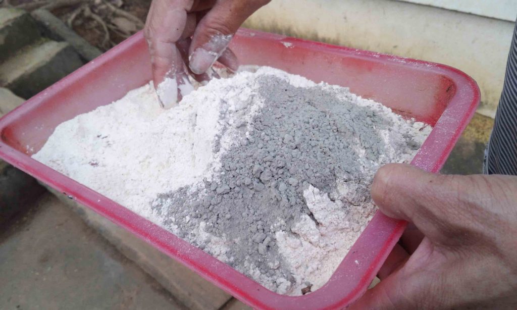 Cách trộn xi măng trắng không cát đơn giản, hiệu quả