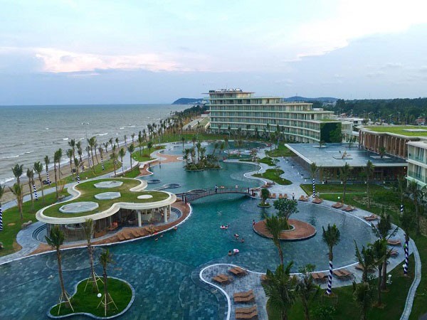 Khách sạn quy mô lớn