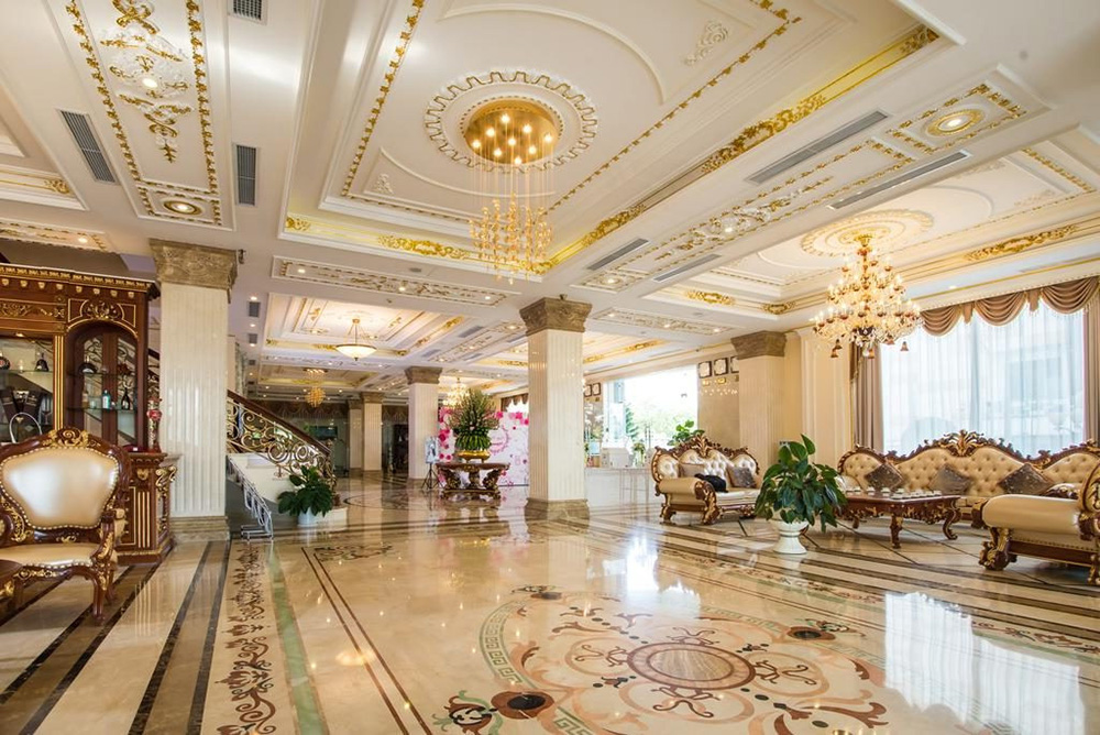 Tiền sảnh được thiết kế cổ điển, sang trọng