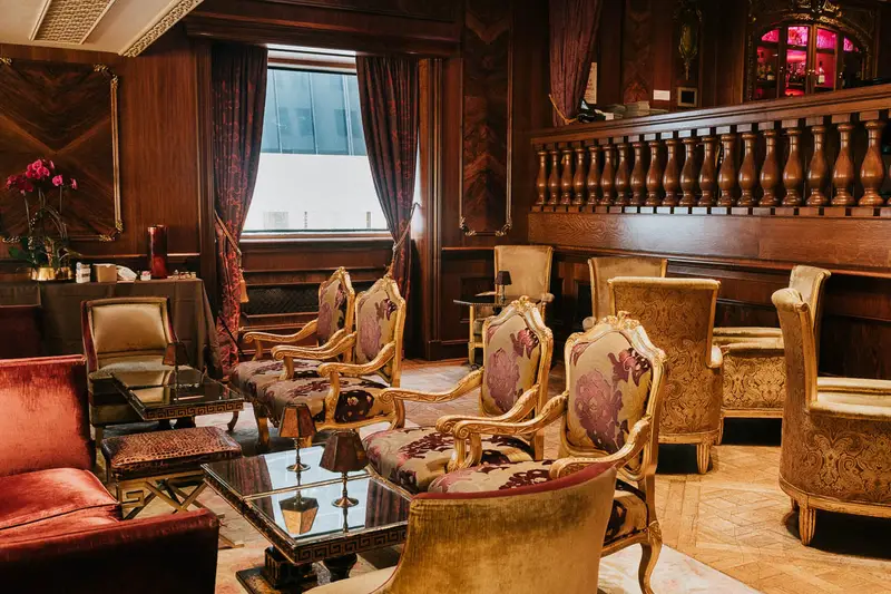 Không gian bên trong khách sạn The Plaza Hotel (New York)