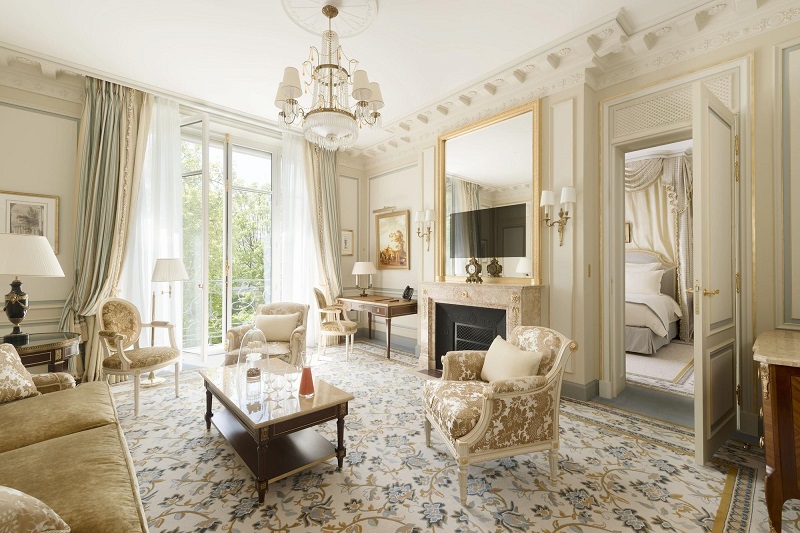 Không gian phòng tiếp khách - Khách sạn Ritz Paris