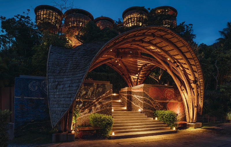 Mẫu cổng resort thiên nhiên
