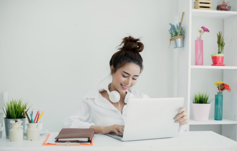 Sale admin khách sạn lương bao nhiêu?