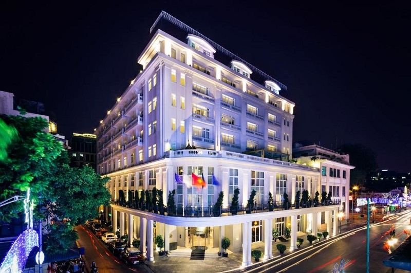 De l'Opera Hà Nội nổi bật lên với mặt tiền hình vòm ấn tượng