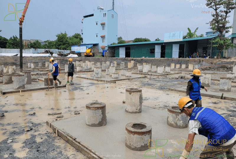Cắt hoặc đập đầu cọc đến cao độ thiết kế và đổ bê tông lót móng
