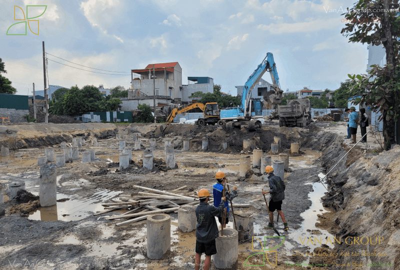 Đào hố móng và dọn dẹp thủ công