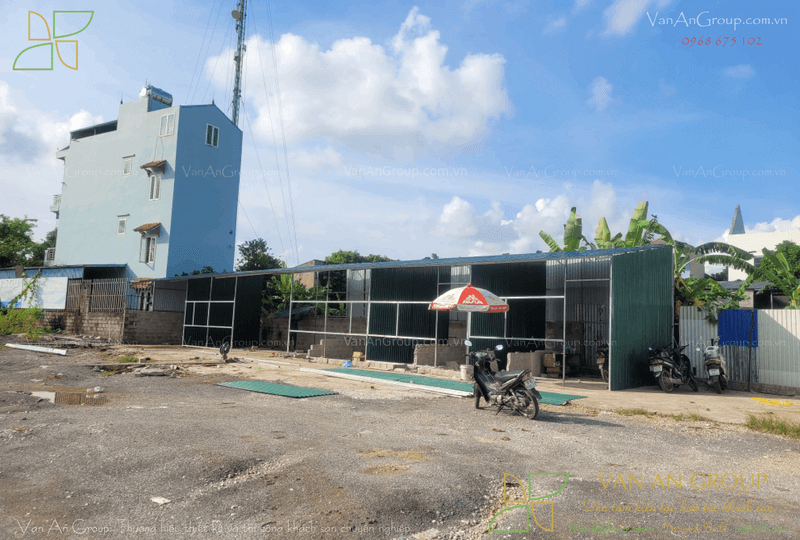 Dựng lán trại, nhà tạm phục vụ thi công