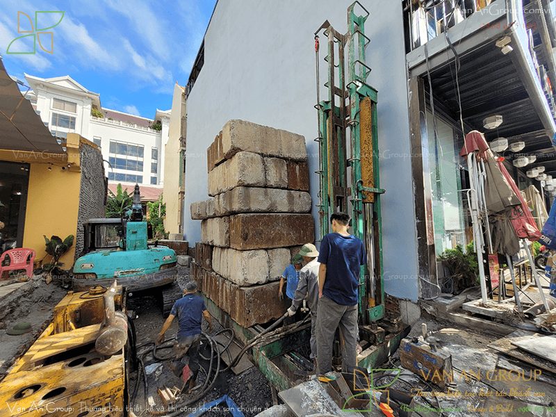 Công tác ép cọc được thực hiện với lực ép và chiều sâu chuẩn theo thiết kế