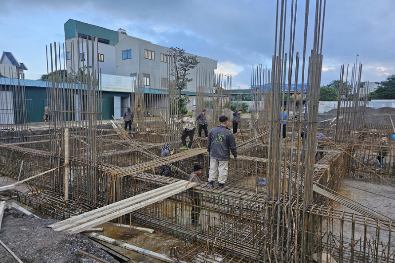 Cốt thép đài móng và giằng móng được lắp đặt chính xác