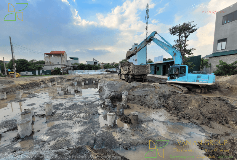Đào đất hố móng xung quanh đến cao độ thiết kế công trình tại Quảng Ninh