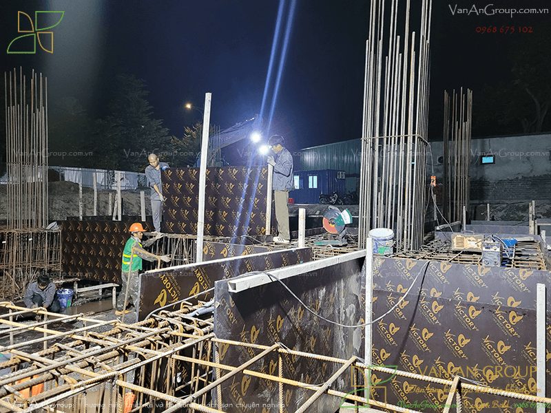 Thi công lắp dựng ván khuôn được giám sát chặt chẽ