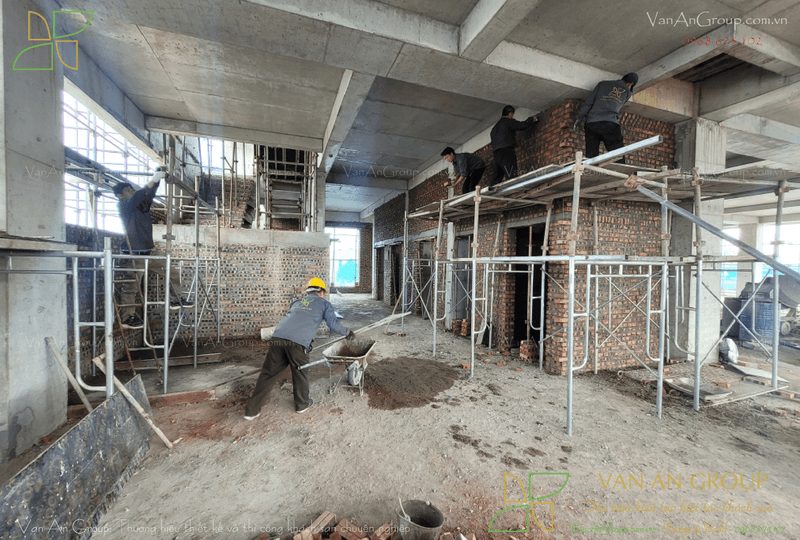 Xây tường bao và tường ngăn theo thiết kế và đúng quy trình