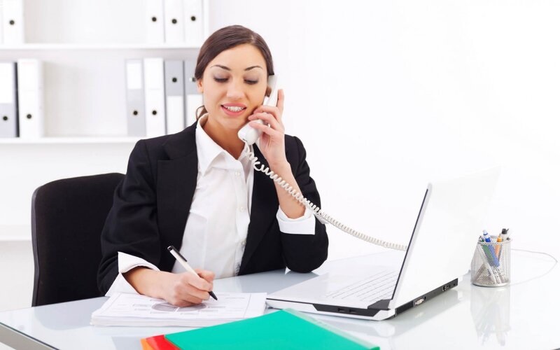 Ngoài công việc trực tổng đài thì nhân viên tổng đài khách sạn cần thực hiện các công việc hành chính liên quan