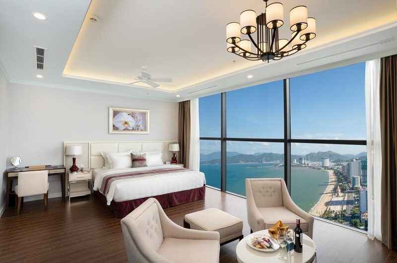 Ocean View Room Tân cổ điển sang trọng, view biển lãng mạn