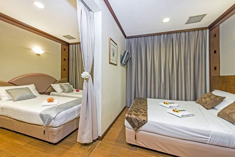 Quad Room quý phái, nội thất cao cấp, thiết kế tinh tế, đầy đủ tiện nghi
