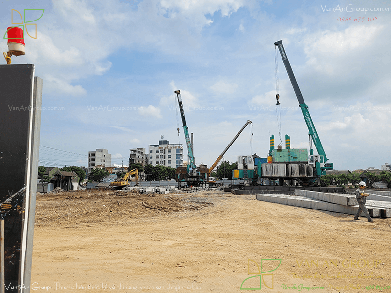 Chuẩn bị mặt bằng thi công, bố trí khu tập kết vật liệu phù hợp