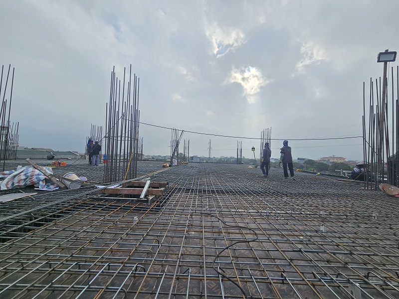Hoàn thiện thi công lắp dựng cốt thép dầm, sàn khách sạn