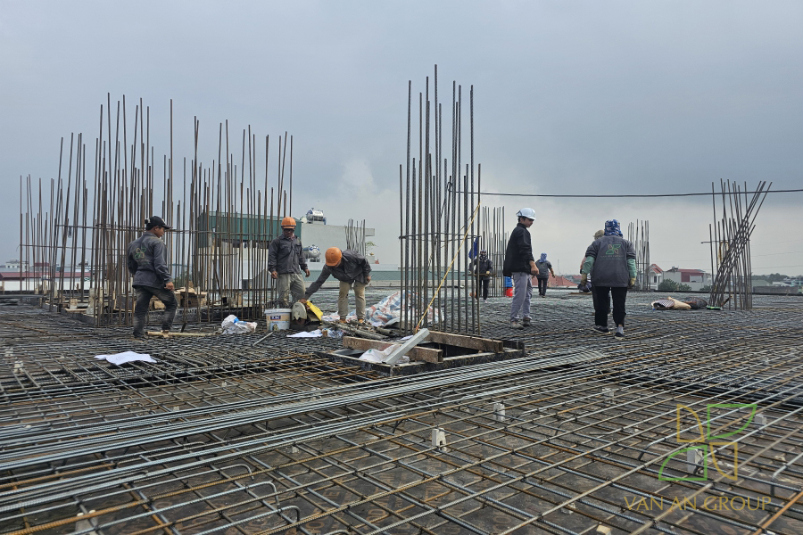 Lắp dựng cốt thép dầm, sàn bê tông cốt thép từng tầng
