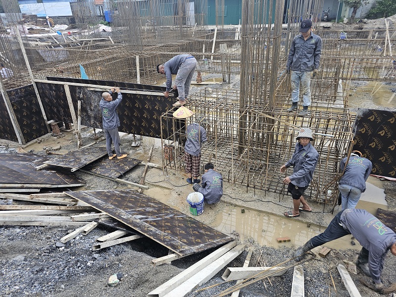 Lắp dựng hệ cốp pha móng giằng