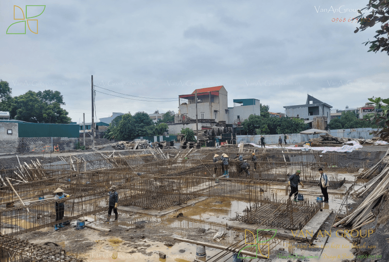 Lắp đặt cốt thép đài móng và giằng móng công trình gần Bãi Sau, Vũng Tàu