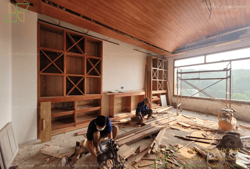 Lắp đặt nội thất cố định và nội thất rời phù hợp công năng từng khu vực.