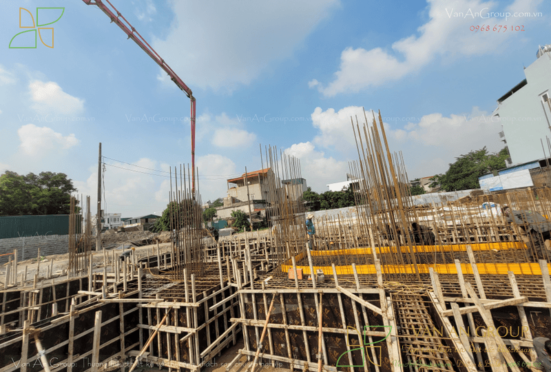 Lắp dựng ván khuôn, đổ bê tông và bảo dưỡng sau khi đổ