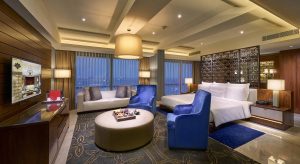 Các loại đồ dùng trang thiết bị trong phòng Executive Suite Room khách sạn