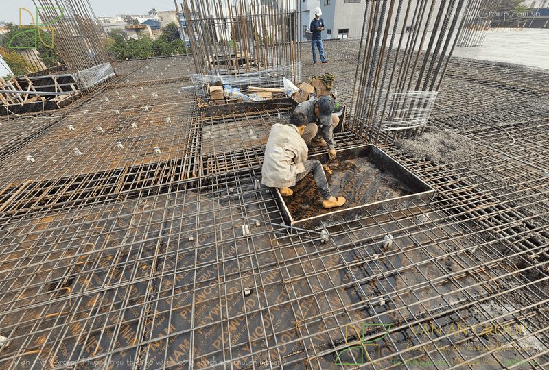 Triển khai thi công cột bê tông cốt thép, dầm, sàn bê tông cốt thép cho từng tầng