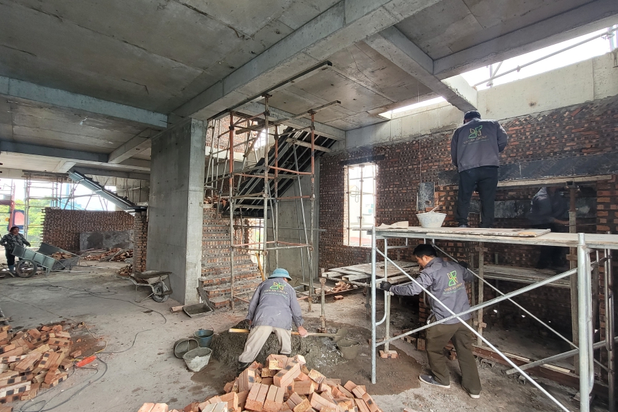 Xây tường ngăn, tường bao khách sạn