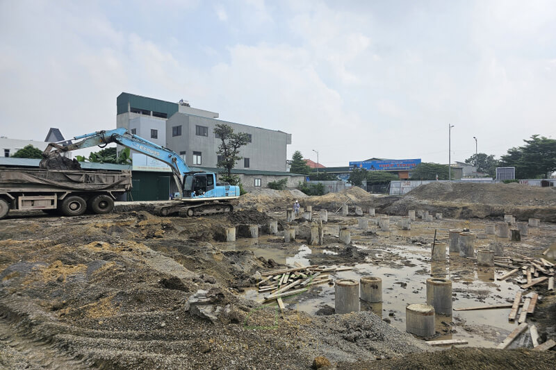 Đào đất, dọn dẹp thủ công hố móng và xử lý đầu cọc công trình